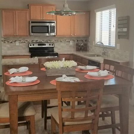 Adventure Home Rentals Финикс Екстериор снимка